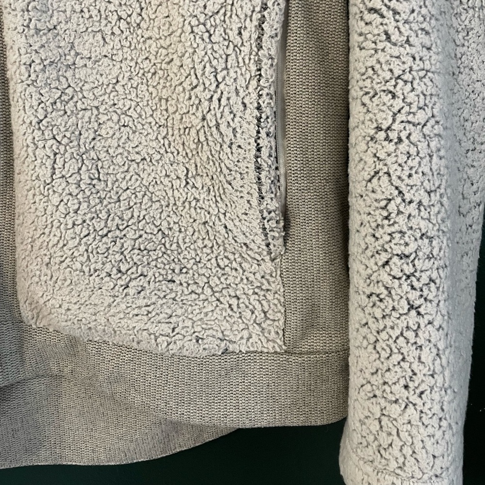 The North Face Furry Sherpa Full Zip. Neutral. Off White colorway. Size Medium - Picture 5 of 10